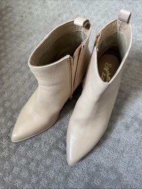 Women’s leather cream booties